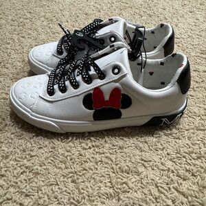 Women’s Disney Minnie Mouse sneakers